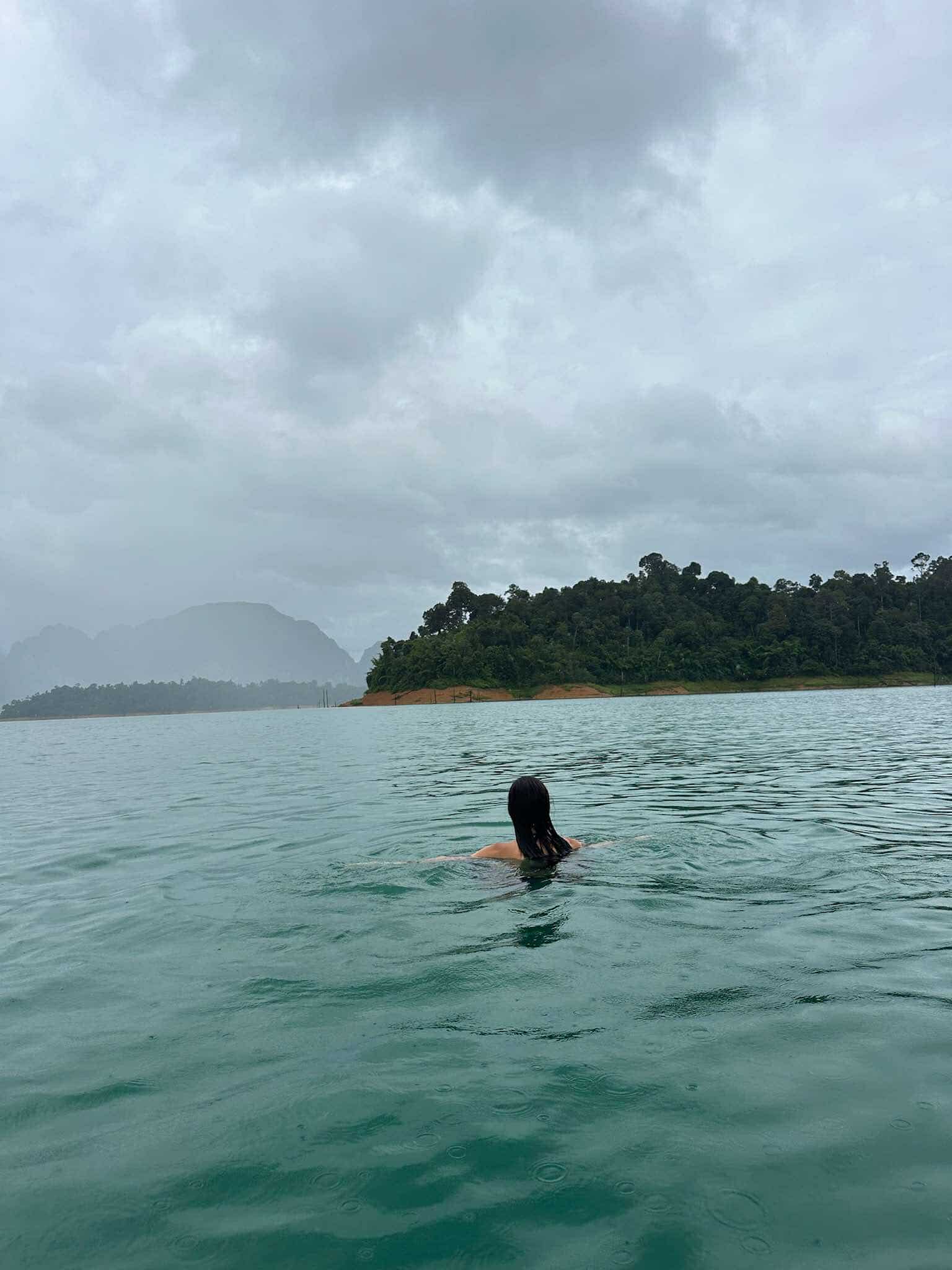 Zwemmen in Khao Sok